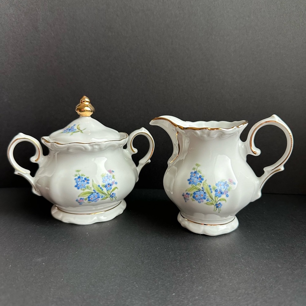 VTG Creamer & Sugar With Lid Dainty BLUE Flowers Winterling Bavarian China